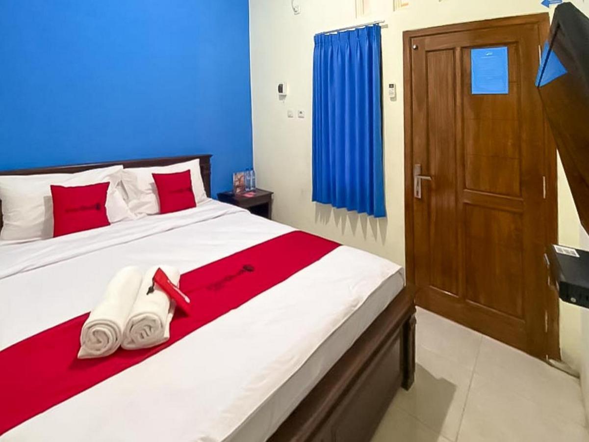 Hotel Reddoorz Syariah @ Pahlawan Sidoarjo Esterno foto