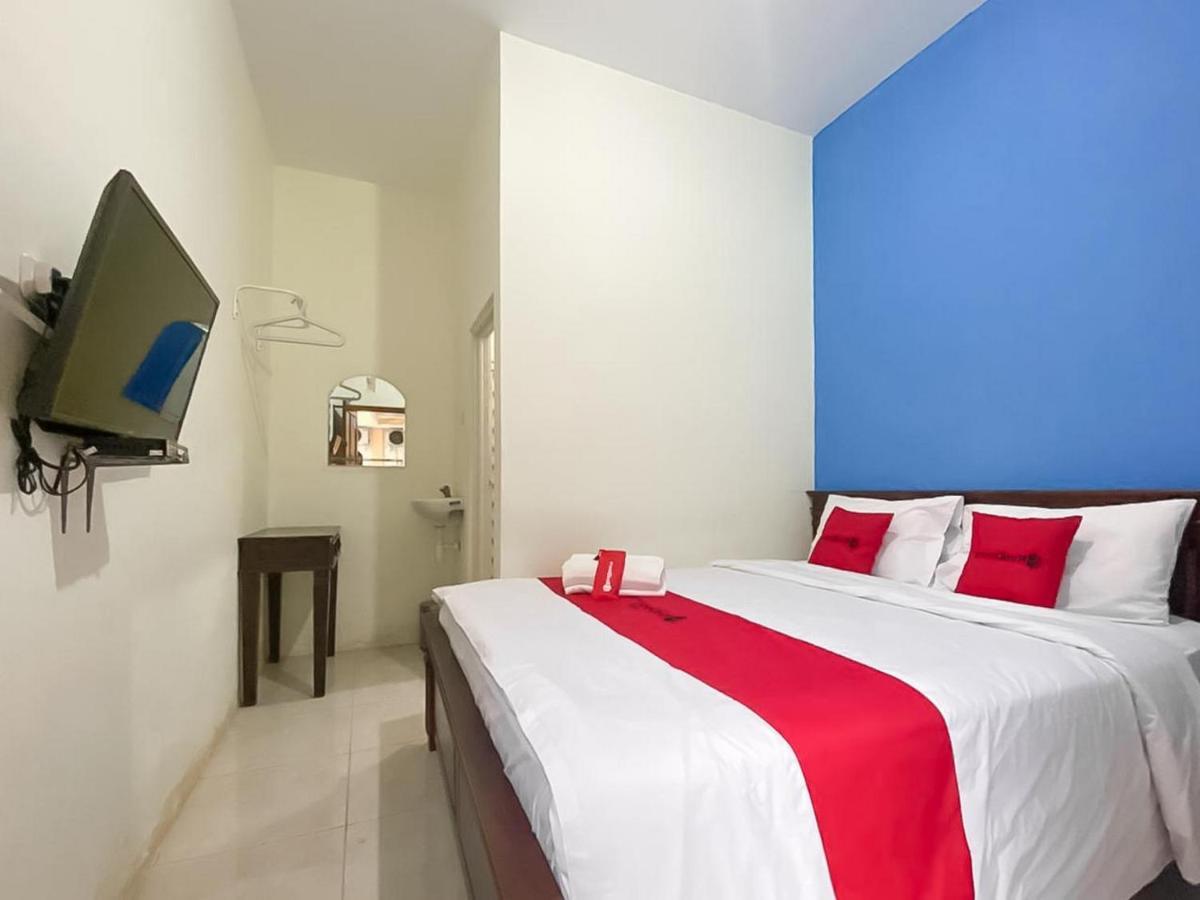 Hotel Reddoorz Syariah @ Pahlawan Sidoarjo Esterno foto